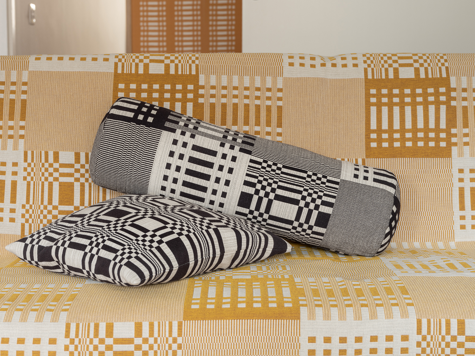 Tube Cushion N Tilkku - Image 4